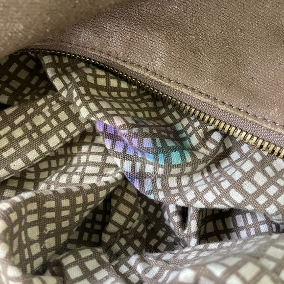 Liebskind purse in grey and beige. Roomy with many pockets. - Picture 4 of 7